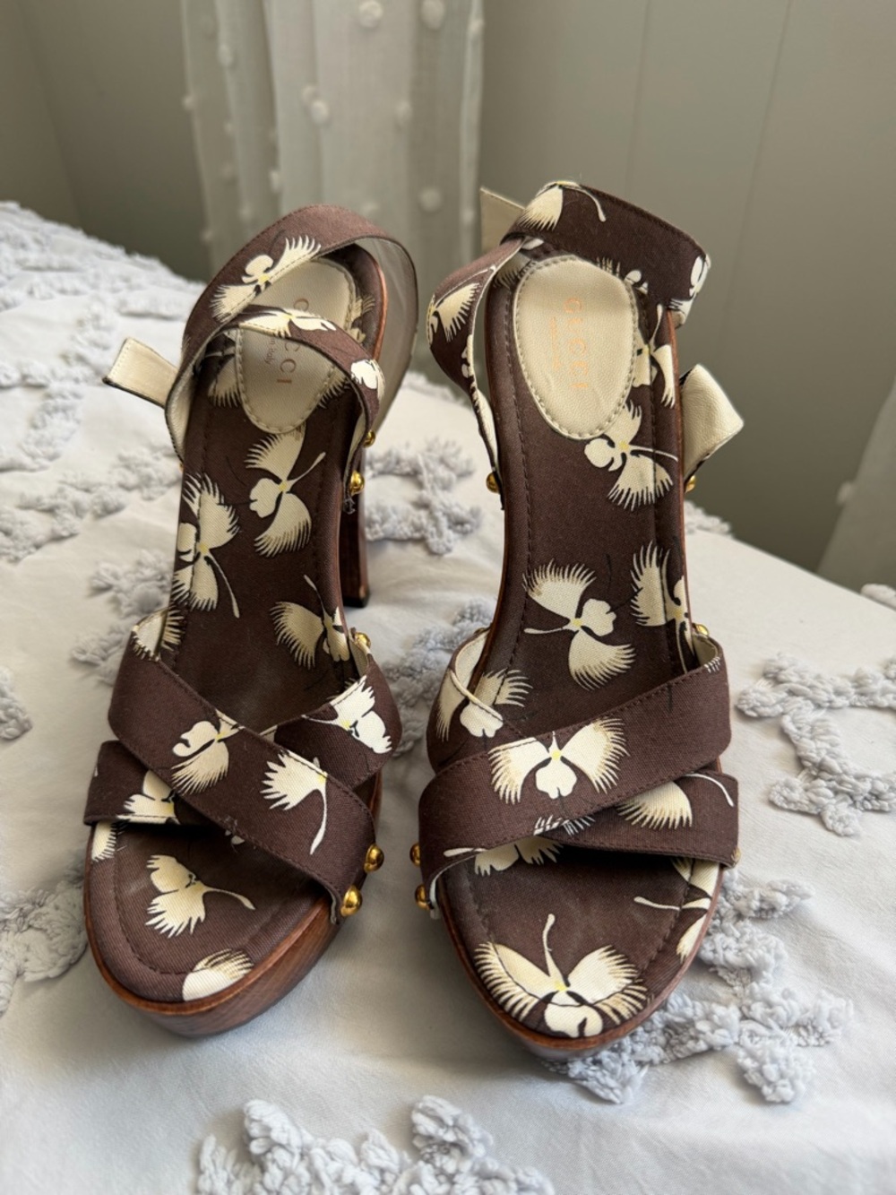 Gucci Brown Floral-Print Wooden Platform Ankle-Strap Heel - Picture 2 of 10